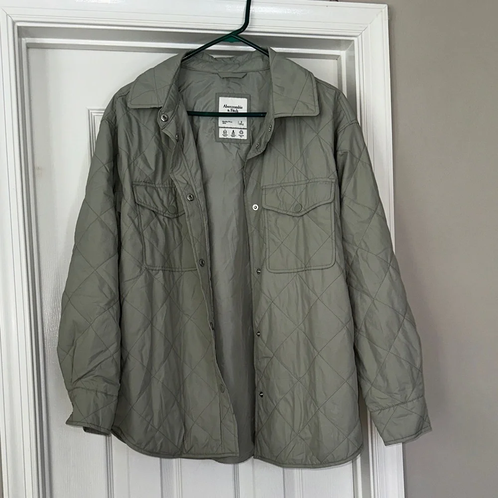 Abercrombie & Fitch quilted shirt jacket - Picture 1 of 8